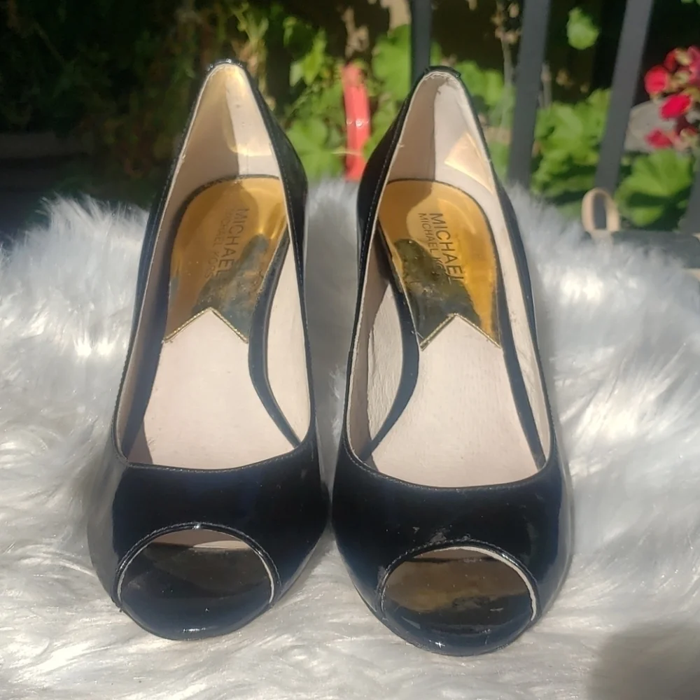 MICHAEL KORS Black Patent Peep Toe Heels 7